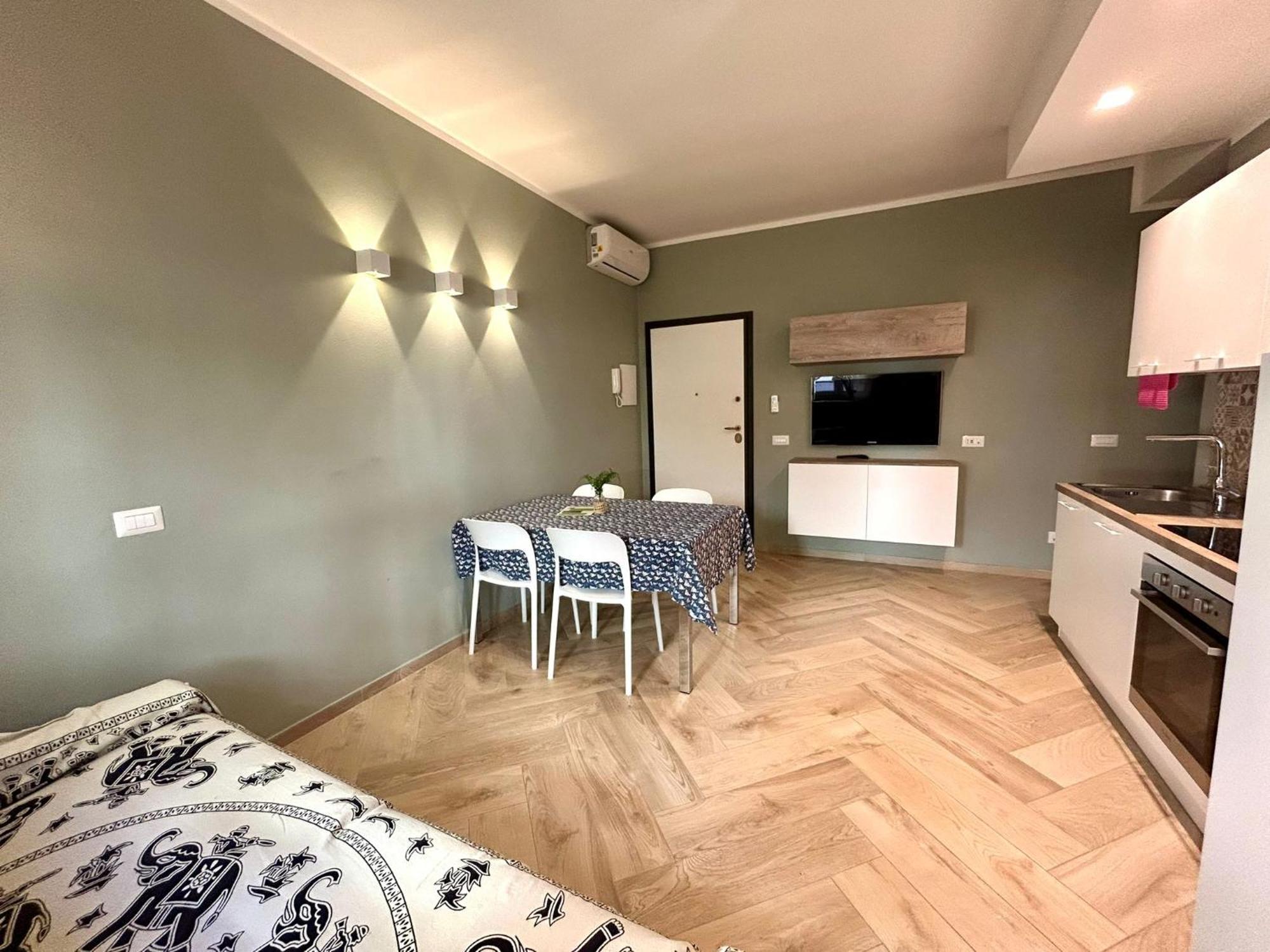 Casa Mare L.Ea. Apartment Follonica Bagian luar foto