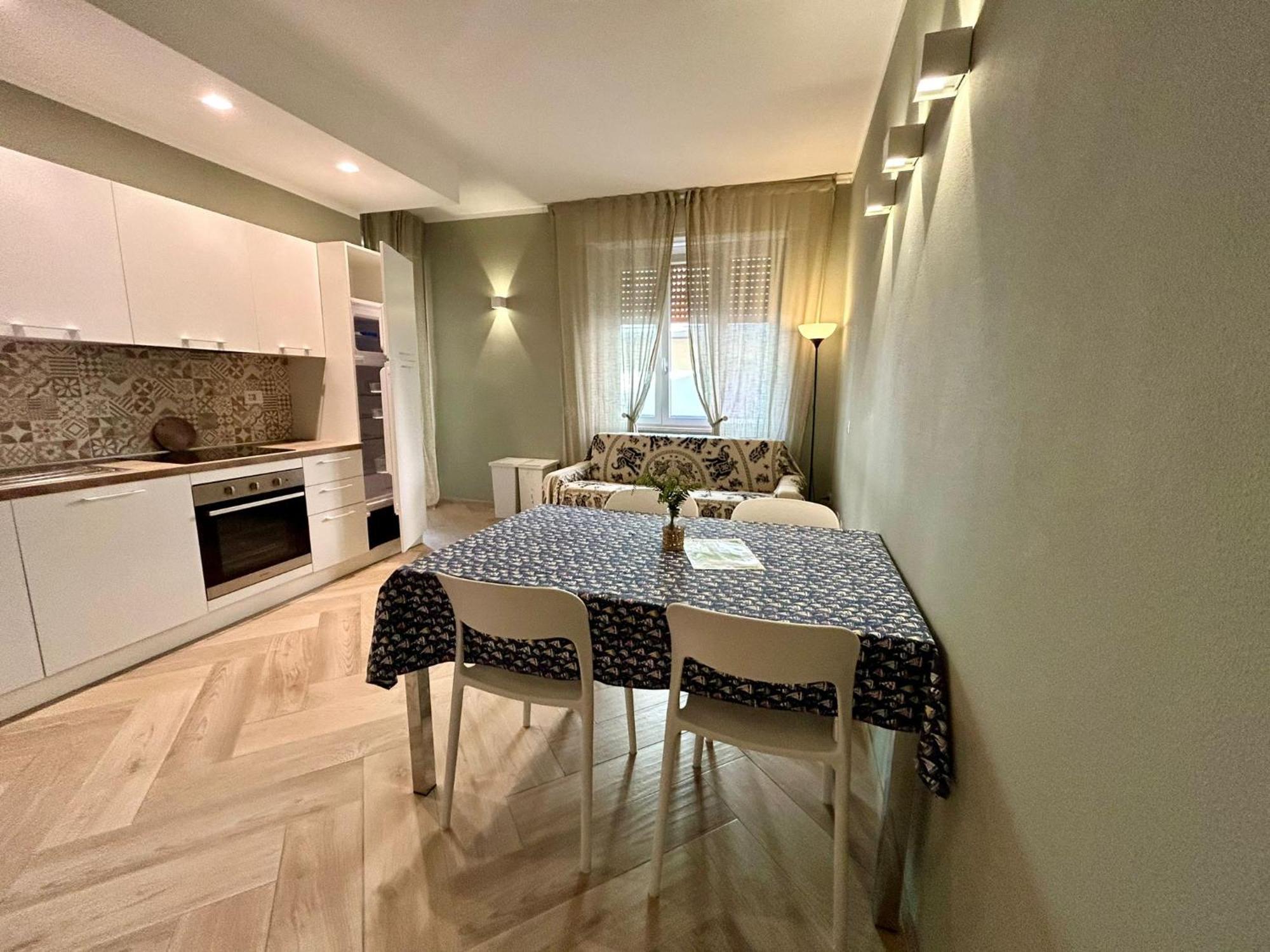 Casa Mare L.Ea. Apartment Follonica Bagian luar foto